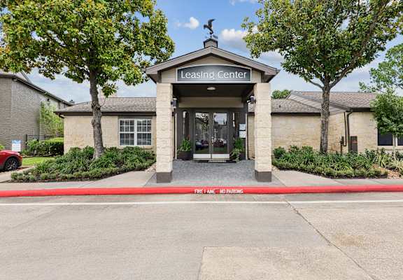 Leasing Office at Willow Brook Crossing in Houston, TX