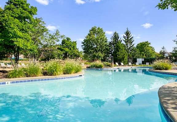 Large Resort Style Pool at Stonepost Ranch Apartments, Overland Park, Kansas