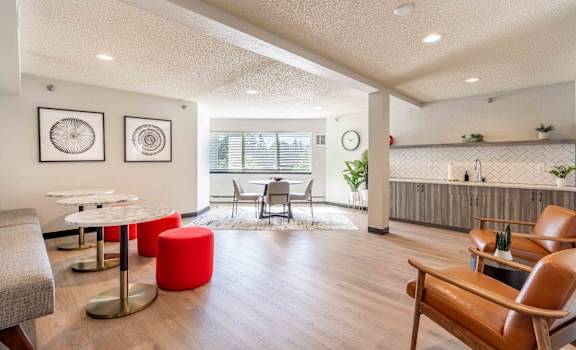 the preserve at ballantyne commons apartments clubhouse and dining room