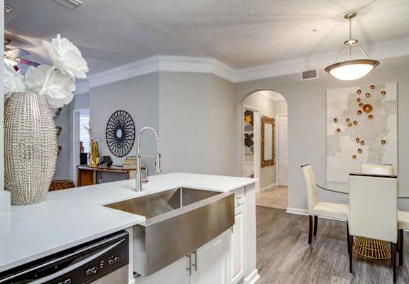 crown molding in units