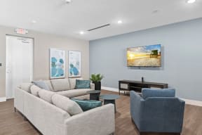 the estates at tanglewood|living room with couches and chairs