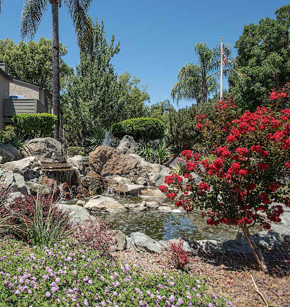River Pointe entry monument and fountain