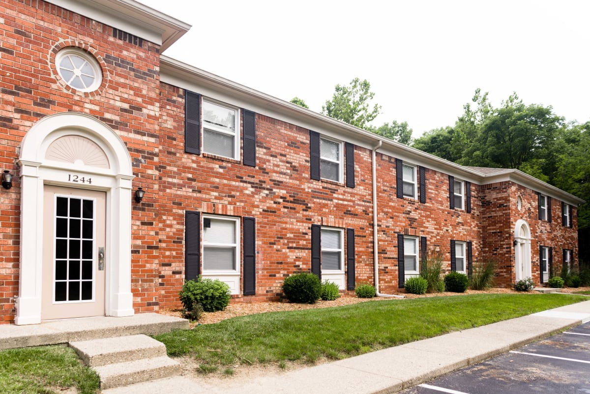 Photos and Video of Hampton Court in Indianapolis IN