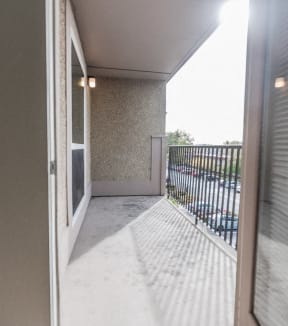 Renton Apartments - The Aviator Apartments - Deck