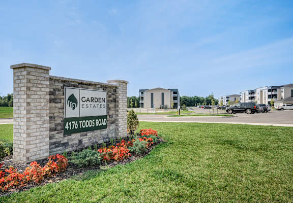 the estates at 4490 woods park tx 77350