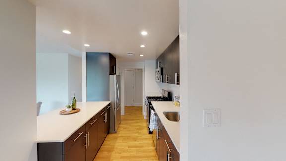 2 Bedroom, 2 Bathroom - Kitchen