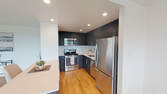 1 Bedroom, 1 Bathroom - Kitchen