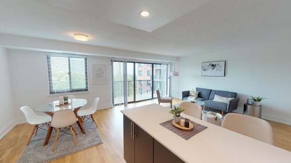 1 Bedroom, 1 Bathroom - Dining & Kitchen