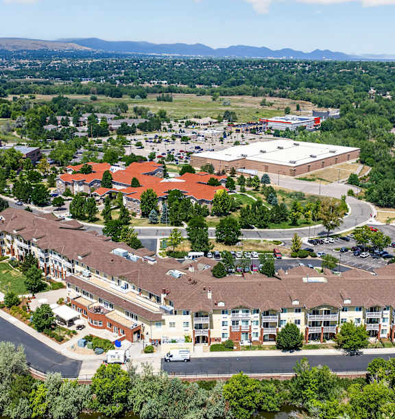 Courtyard view at Lakeview Senior Living, Lakewood, CO, 80227