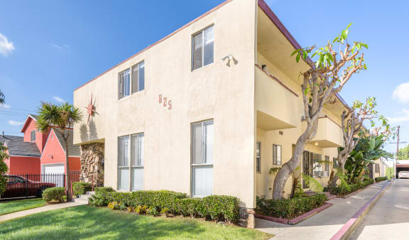 Pet-Friendly Apartments in Inglewood