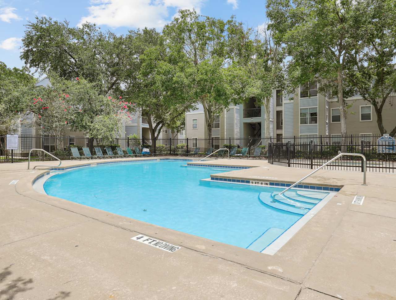 Waterford at Cypress Lake Apartments 1 of 2