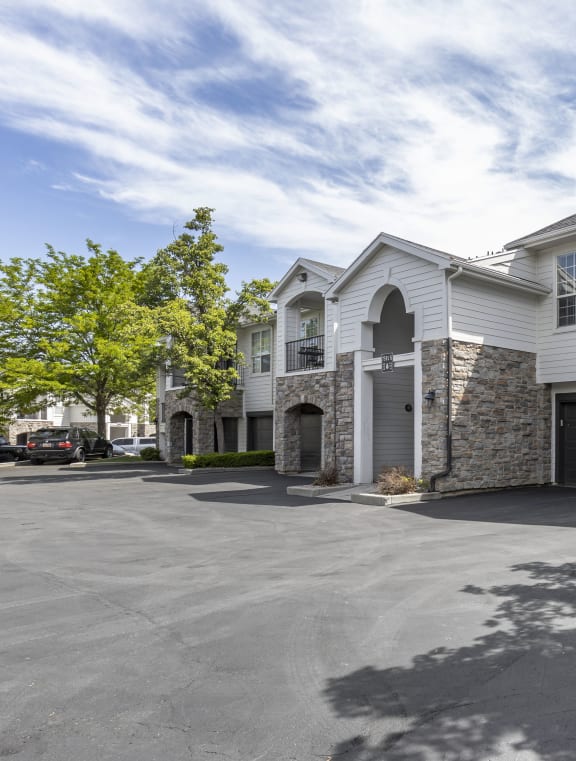 Exterior View of Pinehurst Apartments