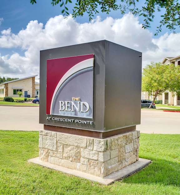 the bend at crescent corner sign at the bend apartments oh