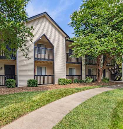 our apartments have a walkway to the apartments for rent