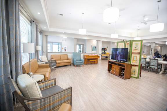 Lounge Area With TV at Spring Arbor of Wilson, Wilson North Carolina