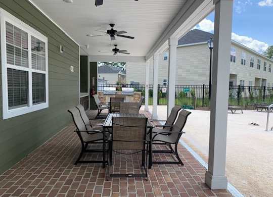 Outdoor Dining Area at The Meadows, Bloomingdale
