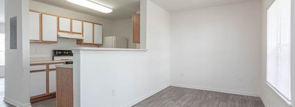 Living And Kitchen at The Regency Apartment Homes, Manassas, VA 20109
