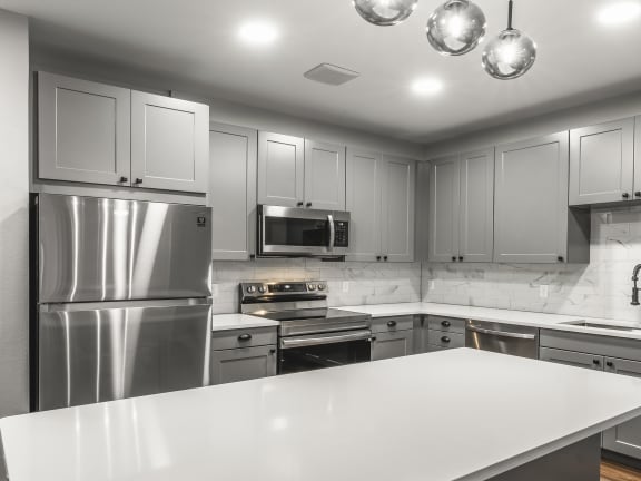 19 South Luxury Apartments Kitchen Island Counter Space