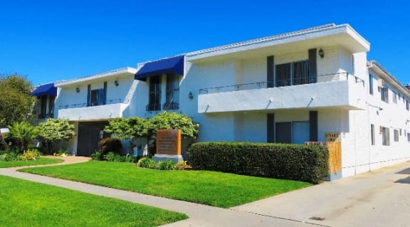 Elegant Exterior View at Lido Apartments - 3610 Midvale Ave, Los Angeles, CA, 90034