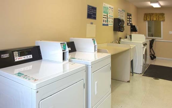 Laundry Room at Briarwood Lexington