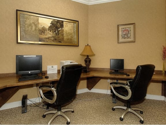 Business Center at Magnolia Place Apartment, Gainesville