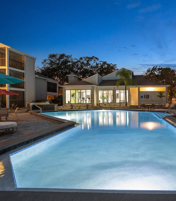 Community Swimming Pool at Haven at Water's Edge Apartments in Tampa, FL-SMLAM.