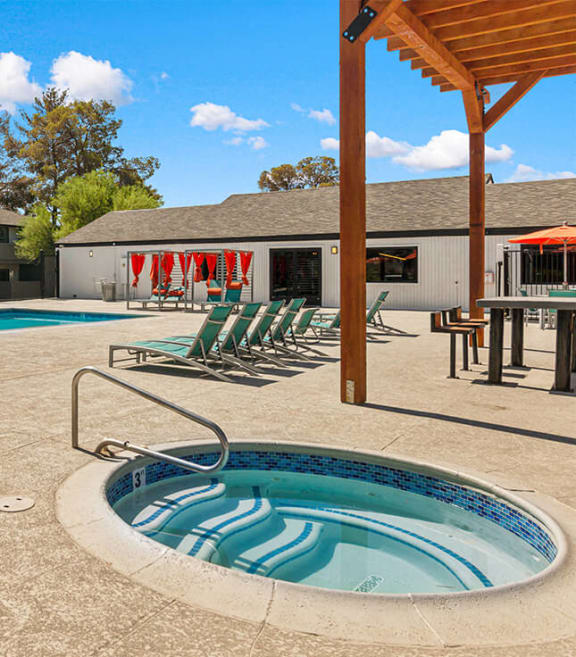 Hot tub and sundeck at Accent on Rainbow