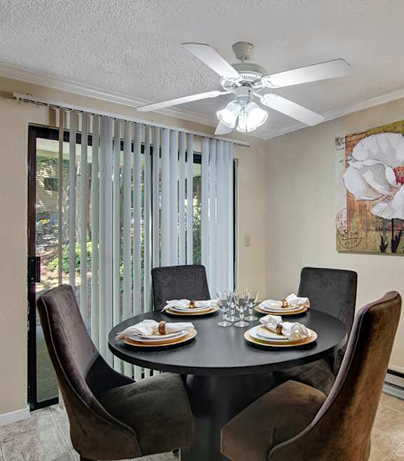 Gallery Image (Sml): 646x736