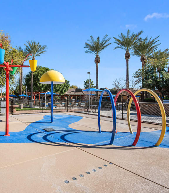 Community Splash Pad at Saratoga Ridge Apartments located in North Phoenix, AZ-SMLAM.