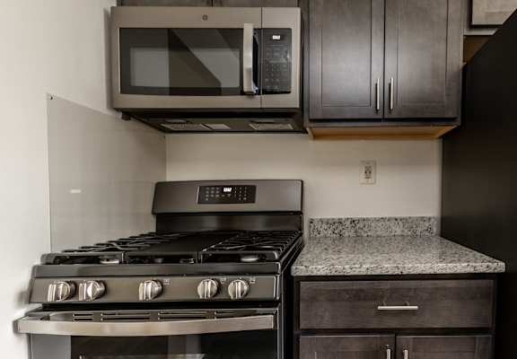Microwave at Seminary Roundtop Apartments, Lutherville, Maryland, 21093