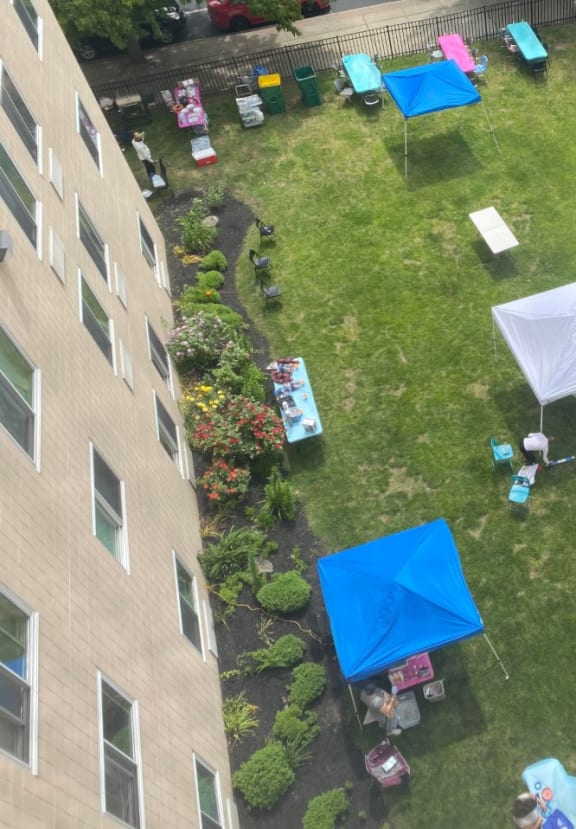 COMMUNITY AMENITIES