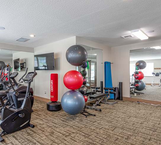 the gym at the preserve apartments