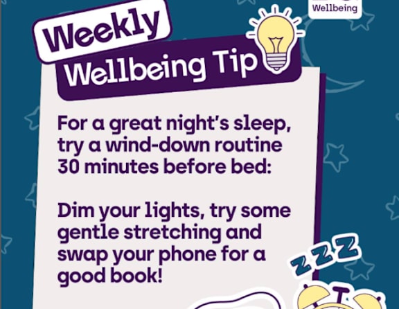 A poster with a tip for a good night's sleep.