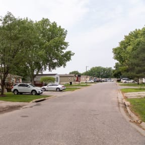 clean neighborhood and street at Maple Grove in Lincoln, NE