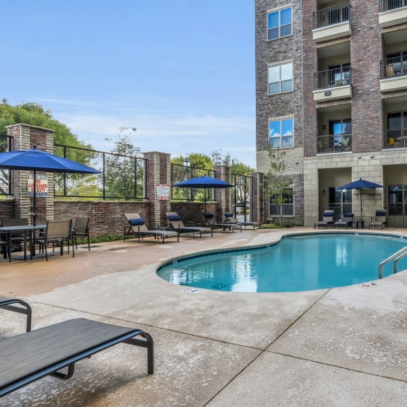 our apartments have a swimming pool and outdoor furniture at 17 Broad, Chattanooga, 37408