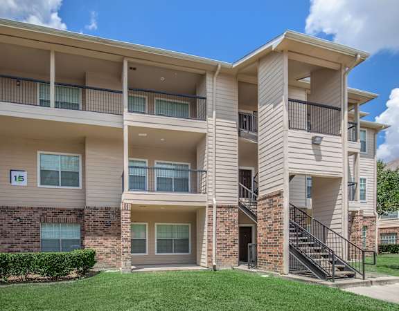 our apartments at the district feature a spacious yard and balconies