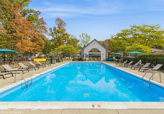 the swimming pool at our crossings apartments at Silvertree, Westerville, OH