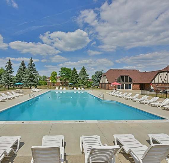 Clubhouse  at Charter Oaks Apartments, Davison, MI 48423
