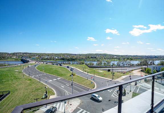 1600 Penn SE Apartments are conveniently located to local highways I-295, I-695, and I-395