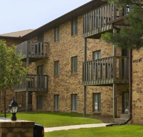Moore Place apartments in Lincoln, NE