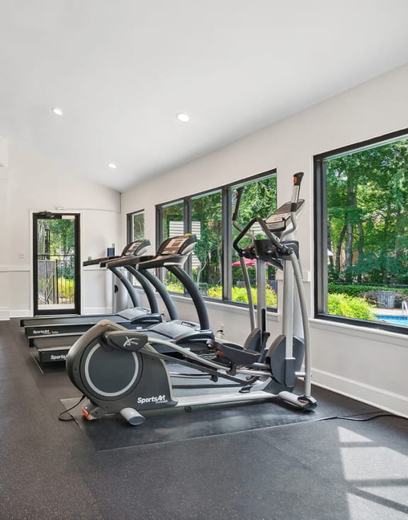 Community Fitness Center with Equipment at Park at Caterina Apartments located in Charlotte, NC-MEDAM.
