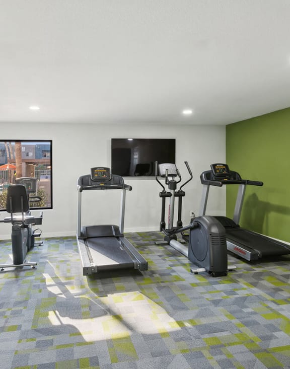 Community Fitness Center with Equipment at Tanque Verde Apartments located in Tucson, AZ-MEDAM.
