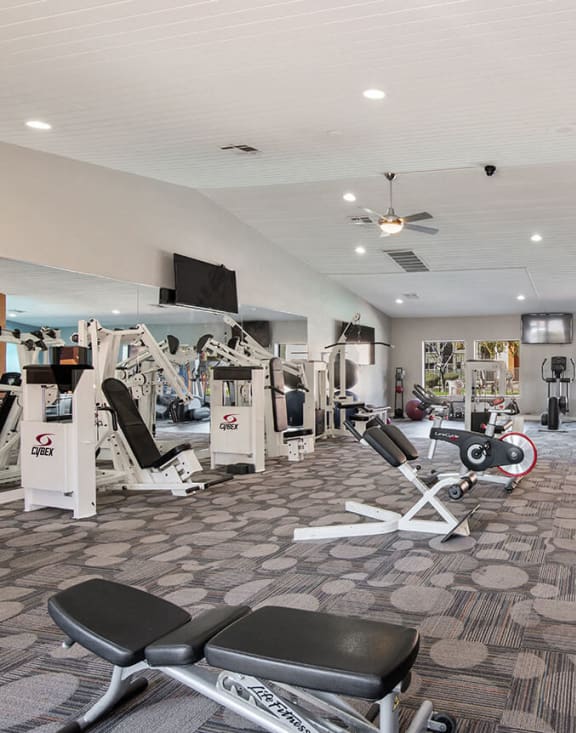 Fitness center at Saratoga Ridge