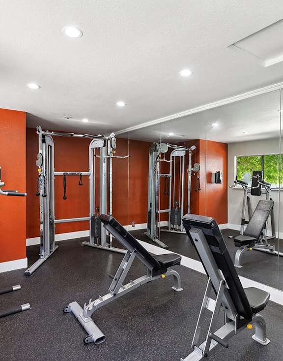Community Fitness Center with Equipment at Bridges on Sunset Apartments located in Suisun City, CA