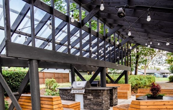Community Patio and Gas Grill at The Retreat, Sumner, Washington