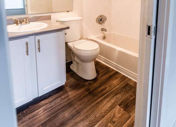 Tacoma Apartments - Sienna Apartments - Master Bath