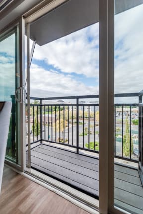 Kent Apartments - The Platform Apartments - Deck