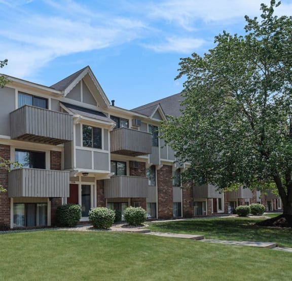 Outside View of the Balconies at West Wind Apartments, Fort Wayne, 46808