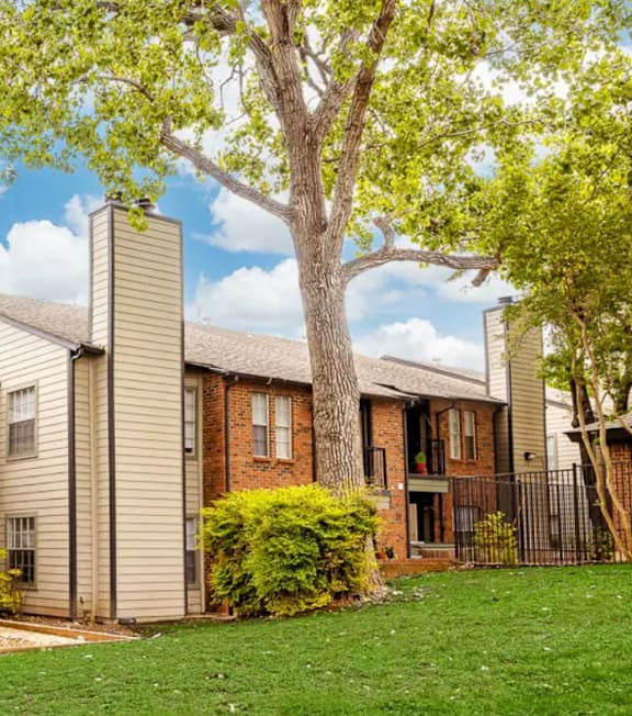 Acadia on the Lake Apartments in San Antonio, TX Exterior