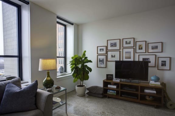 Living Area pet friendly downtown living at The Equitable Building, Iowa, 50309